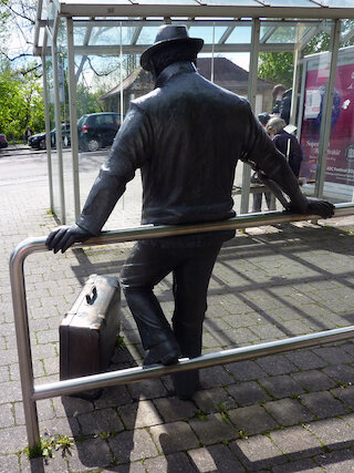 Neben dem Abguss in Lebensgröße am Bahnhof gibt es auch einen im Haus der Geschichte sowie am Bahnhof in Nonnenhorn 