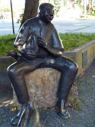 Dass er Geiz geil findet, ist offensichtlich, oder?