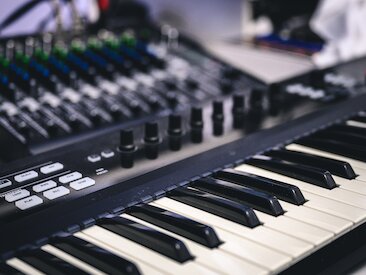 Wolfgang Dauner, Ausschnitt Tonstudio © Württembergische Landesbibliothek, Foto Marcel Kratz