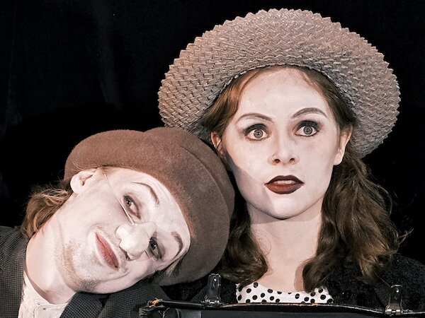 Kabarett Schwarz-Weiß © Alberto G. Sanchez 