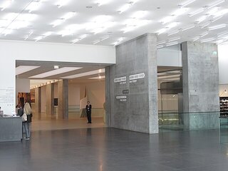 Kunstmuseum Stuttgart, Foyer &copy; Schlaier cw