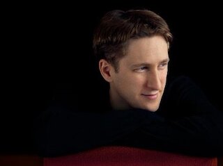 Joshua Weilerstein &copy;  Felix Broede