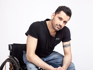 Tan Caglar &copy; Angela Wulf